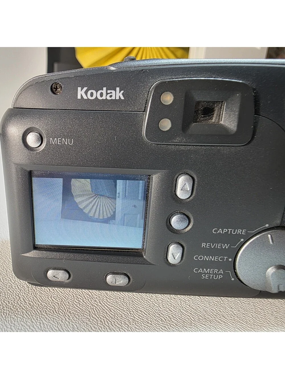 Kodak DC 280 2.0MP Zoom Digital Camera W/ Carry Case & Memory Card